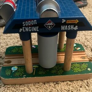 Sodor Engine Wash Playset - Blue and Green